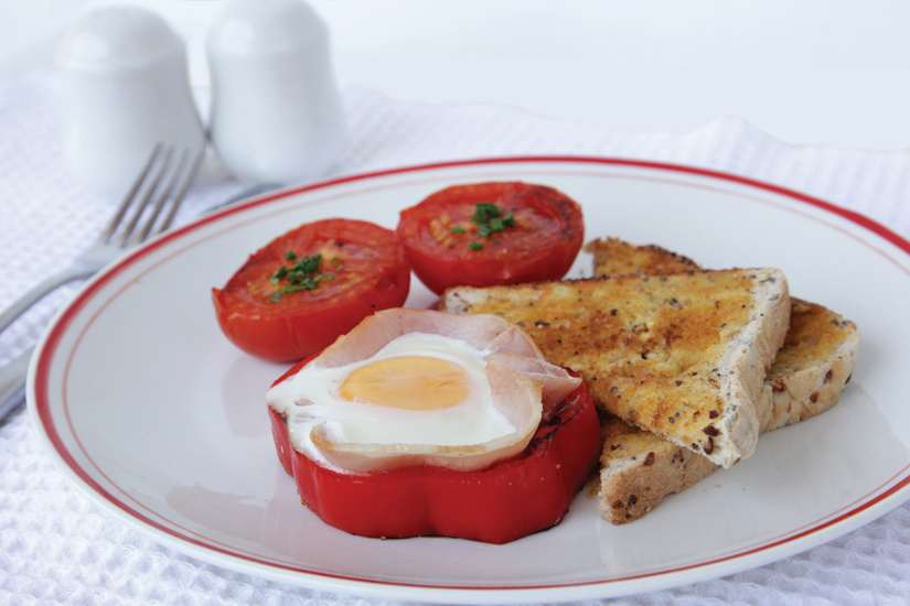 Egg and Bacon Capsicum Cups